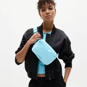 Athleta Brite Blue All About Large Crossbody Belt Bag, Activewear, Travel, NWOT